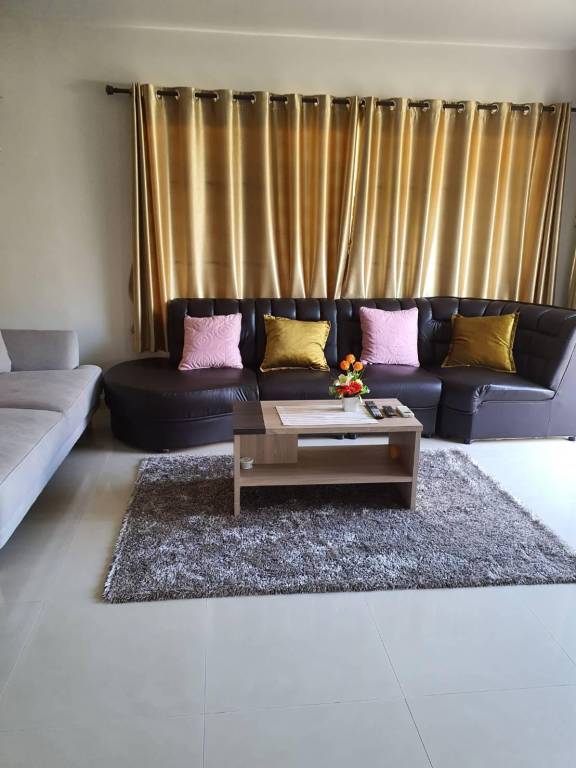 Ample vacation home with barbecue & pool | Suitable for remote work | Pet-friendly — photo 2