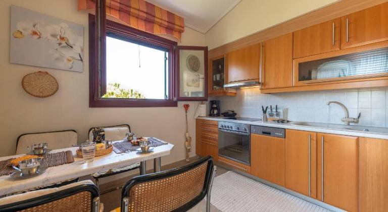 Fully equipped wonderful villa with pool, patio & garden | Pets are welcome — photo 4