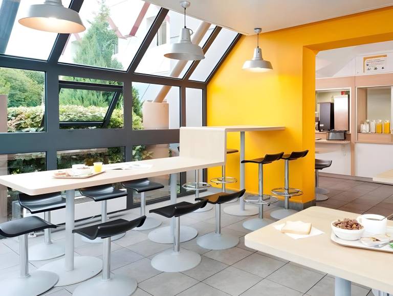 Ibis budget Clermont-Ferrand Le Brézet Airport — photo 4