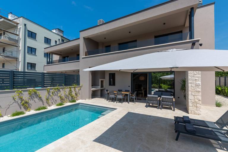 Fully equipped charming villa with barbeque, terrace & garden | Pet-friendly — photo 2