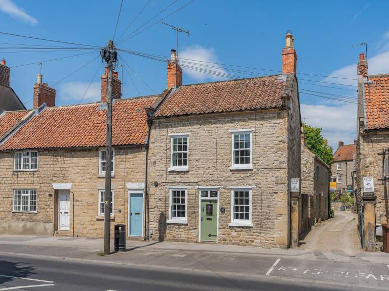 Cottage Pickering