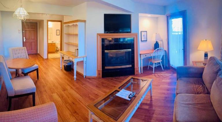 The Lodge at Leathem Smith — photo 2