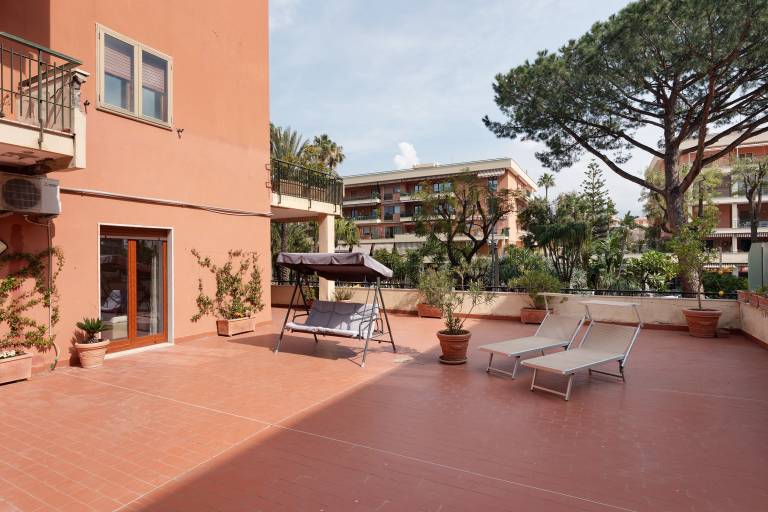 Spacious apartment with garden, terrace & fast internet | City view | Suitable for remote work | Dogs allowed — photo 2