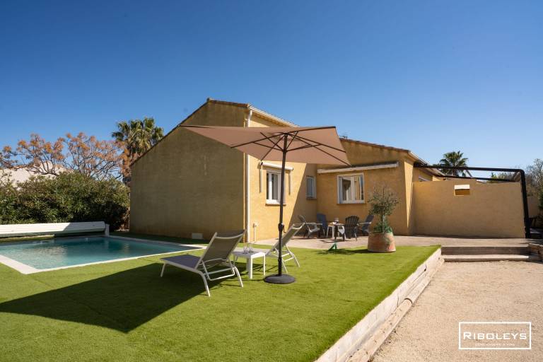 Villa Vias