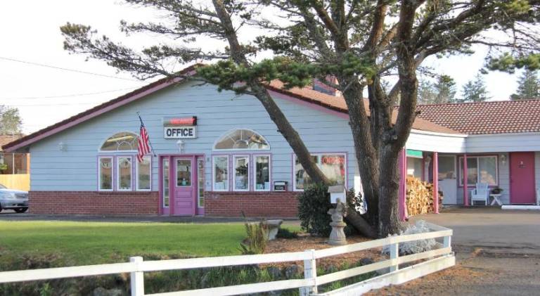 Mariners Cove Inn in Westport, WA