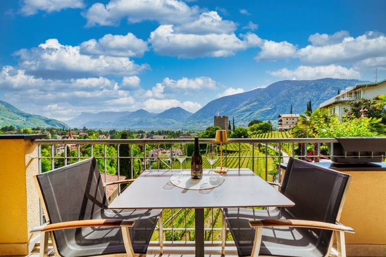 Holiday Apartment "Levita Living Anima" with Mountain View and Two Sunny Balconies in Merano