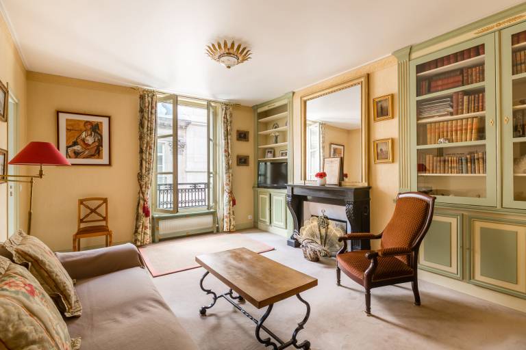 Footsteps from the Tuileries