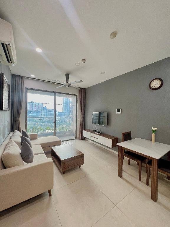 Holiday apartment with BBQ, pool & yard — photo 2