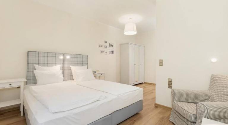 Holiday apartment with barbecue, patio & yard | Close to the beach | Dogs allowed — photo 2