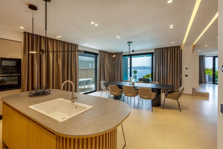 Villa with terrace, yard & private pool — photo 4