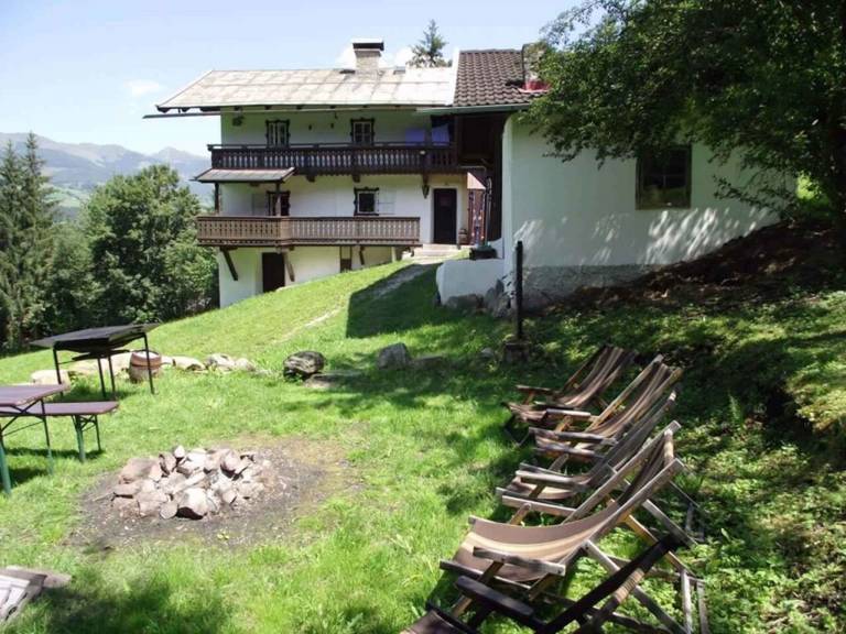 Cottage with garden, patio & BBQ — photo 4