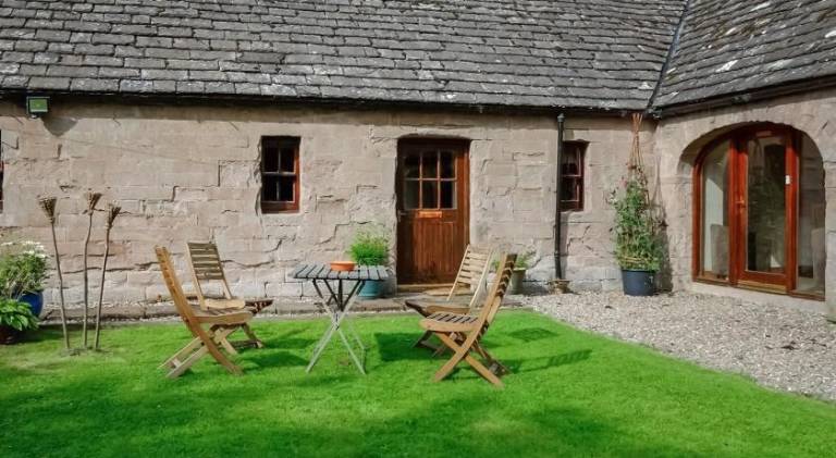 Vacation home with 2 rooms for 4 persons in Kirriemuir