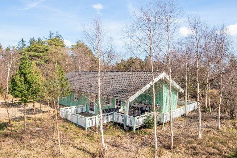 Vacation home with patio in Ringkobing