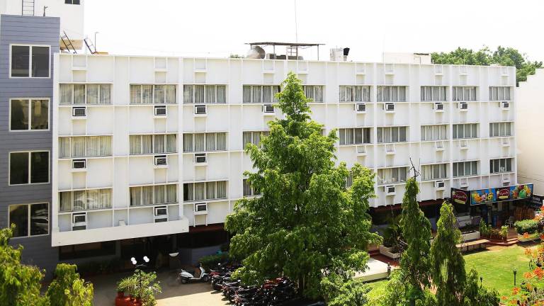 HOTEL RAJVIHAR DELUXE