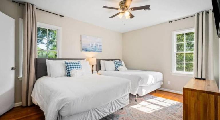 Big house | Pets are welcome in Mobile, AL
