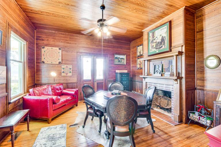 Historic Farmhouse w/ Modern Amenities & Hot Tub — photo 5