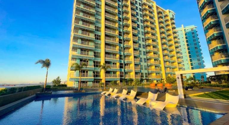 2BR Luxury Suite w Infinity Pool near Okada — photo 4