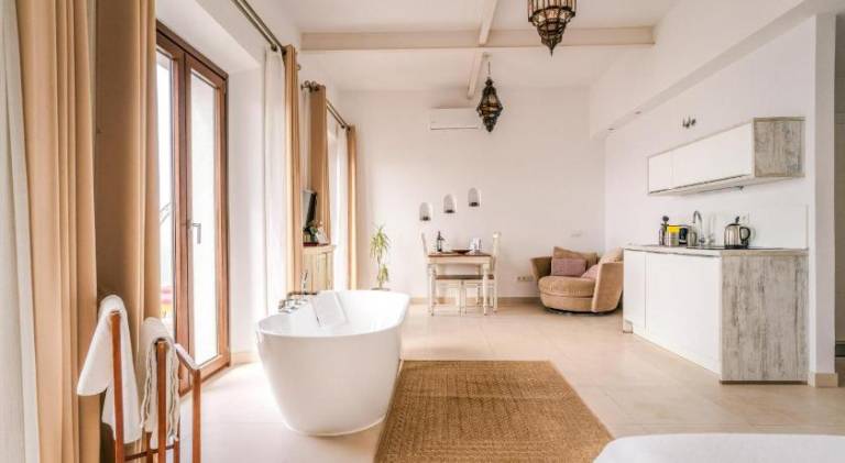 Family-friendly rental apartment with sauna, terrace & pool | Pets allowed — photo 2