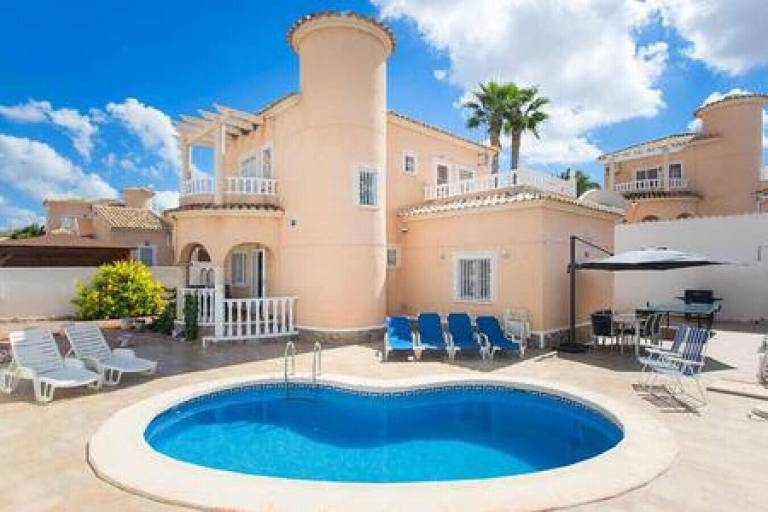 Villa Ciudad Quesada