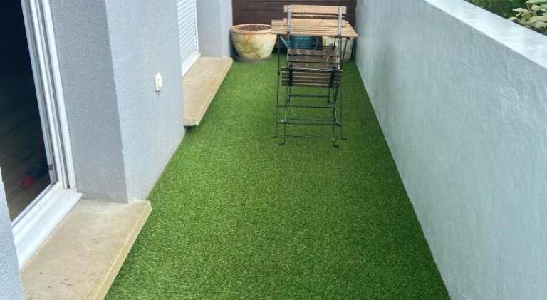 Apartment with patio, yard & pool — photo 4