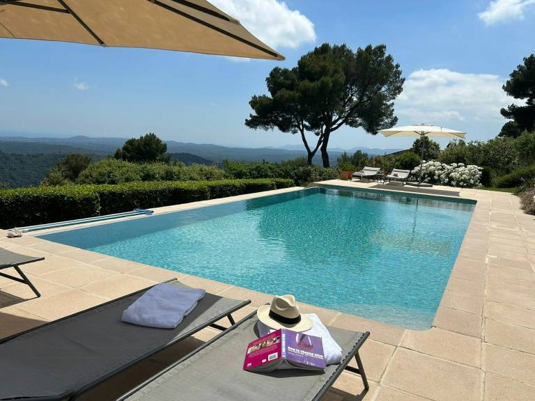 Luxury home with sea views in Tourrettes-sur-Loup — photo 3