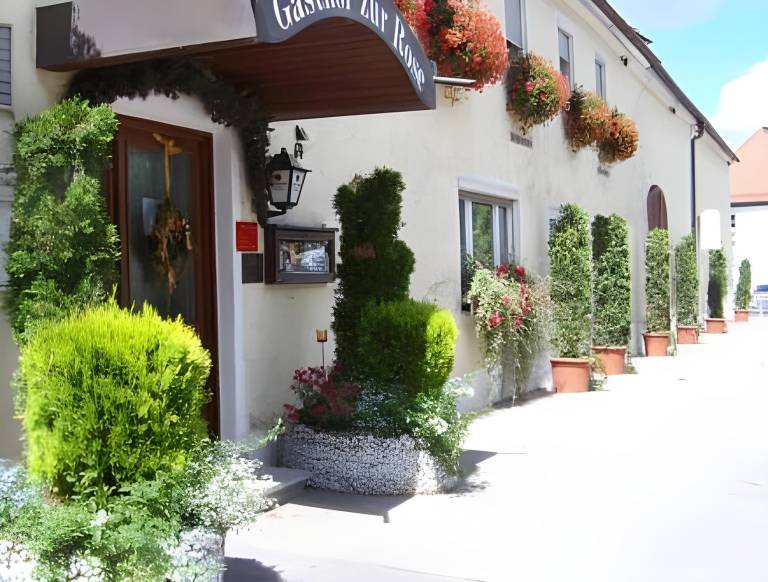Hotel-Gasthof Zur Rose in Weissenhorn