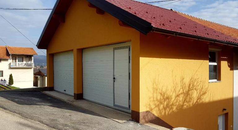 Holiday apartment with patio, barbecue & garden in Sarajevo