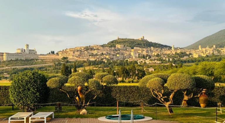 Lovely farm with pool & yard | Pets allowed in Assisi