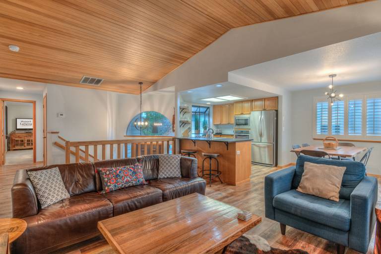 Golf Course & Lake views, gorgeous 3 bedroom A/C, Hot Tub, Pool and SHARC! — photo 5