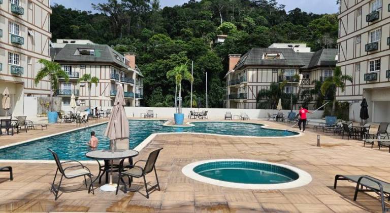 Rental apartment with hot tub & pool — photo 2