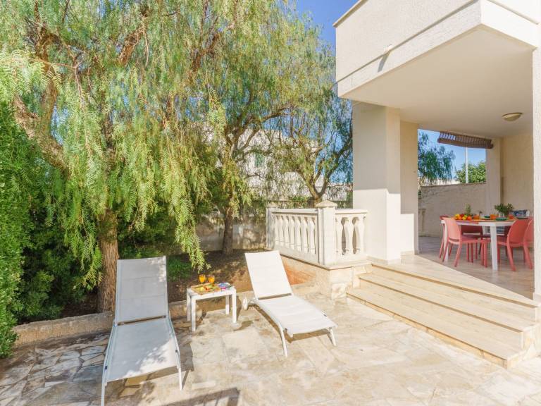 House with terrace, grill & yard | Beach nearby | Pets allowed — photo 3
