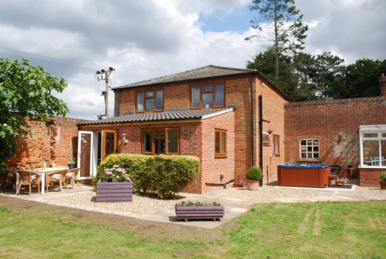 Holiday & Lodges in North Walsham from £51 HomeToGo