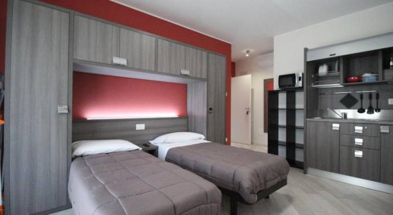 Serviced apartment with yard | Pets are welcome — photo 2