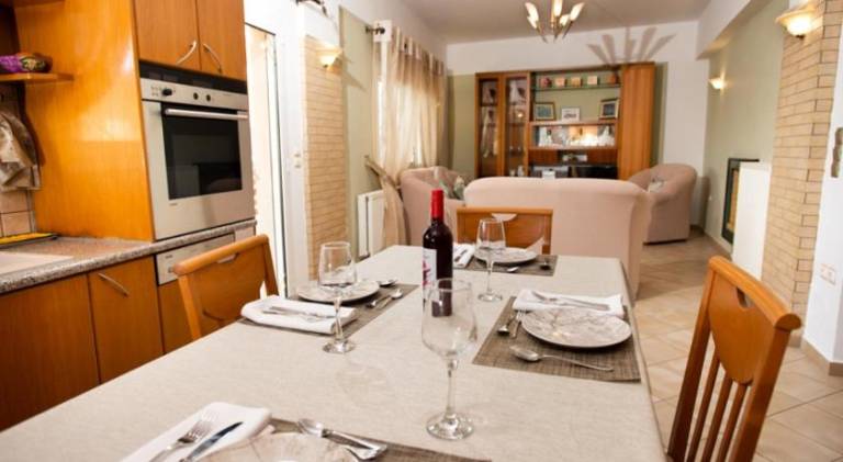 Fully equipped spacious house with barbeque, yard & terrace | Perfect for remote work | Pet-friendly — photo 2