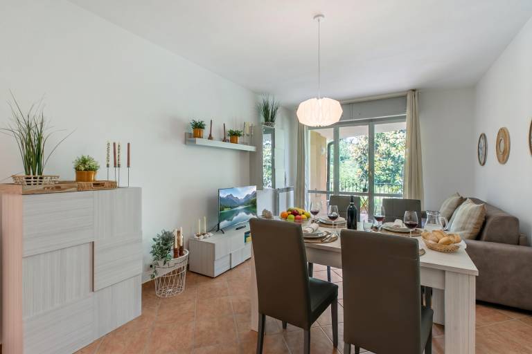 Appartamento vacanza Travedona-monate