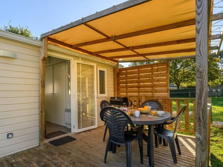 Mobile home with pool & terrace — photo 5