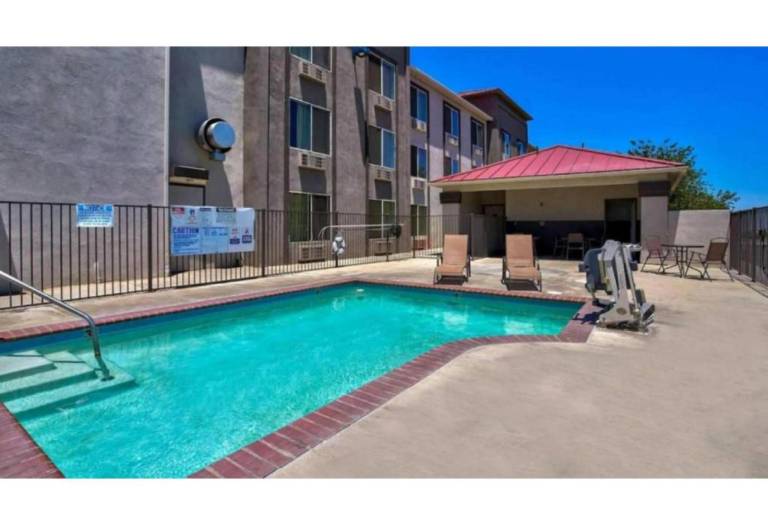 Studio 6 Suites Hesperia, CA – West Main Street – I-15 — photo 2