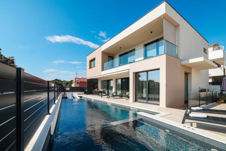 Child-friendly beautiful villa with sauna, barbeque & private pool | Pets allowed in Biograd na Moru