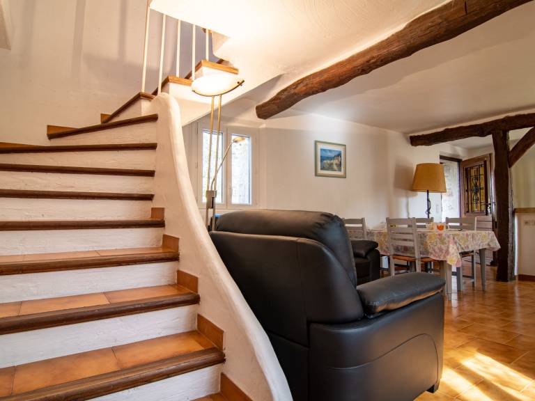 Pleasant house with yard, patio & grill | Pet-friendly — photo 3