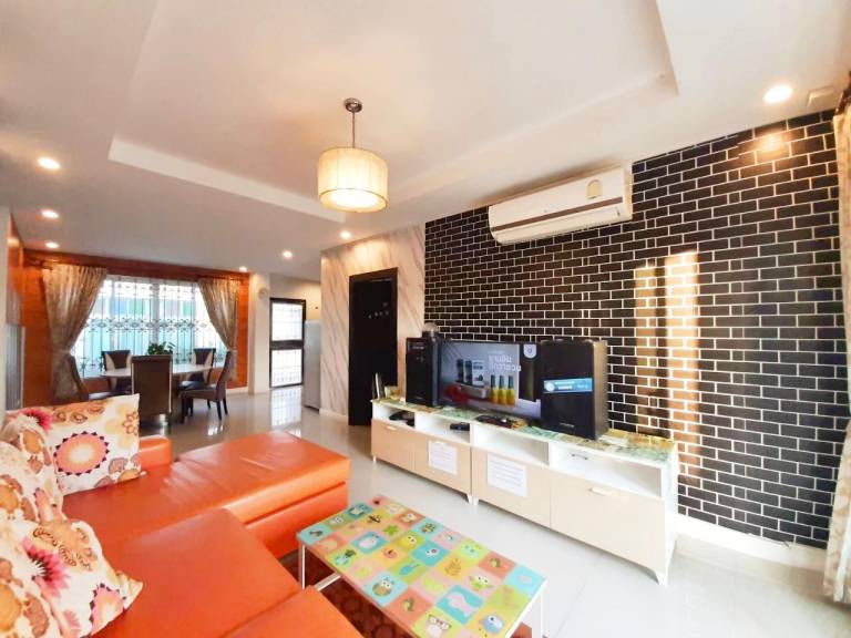 House with barbeque, terrace & private pool | Perfect for remote work | Dogs allowed — photo 2