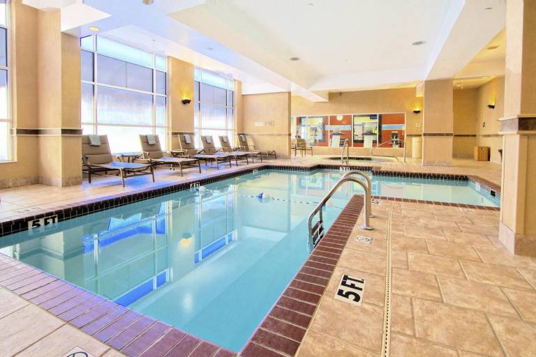 Hampton Inn & Suites Memphis at Beale Street — photo 4