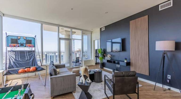 Apartment with 2 rooms for 5 persons in Phoenix, AZ