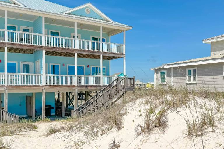 Vacation home with barbecue & pool | Beach view — photo 4