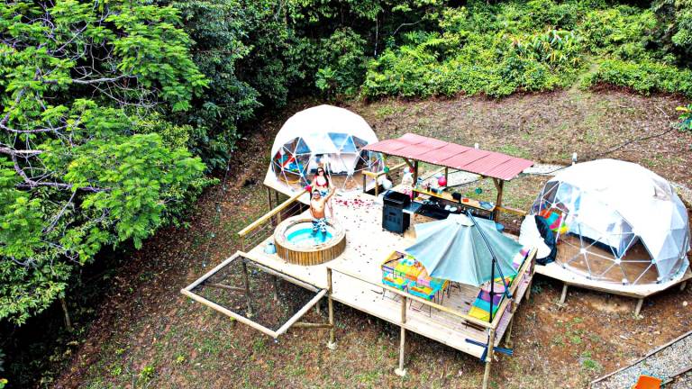 Large Dome Rental with Hot Tub, Perfect for Family or Group Glamping in Colombia — photo 5