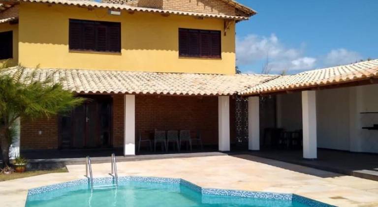 Vacation home with pool — photo 4