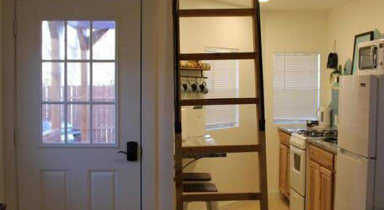 Vacation home with hot tub — photo 4
