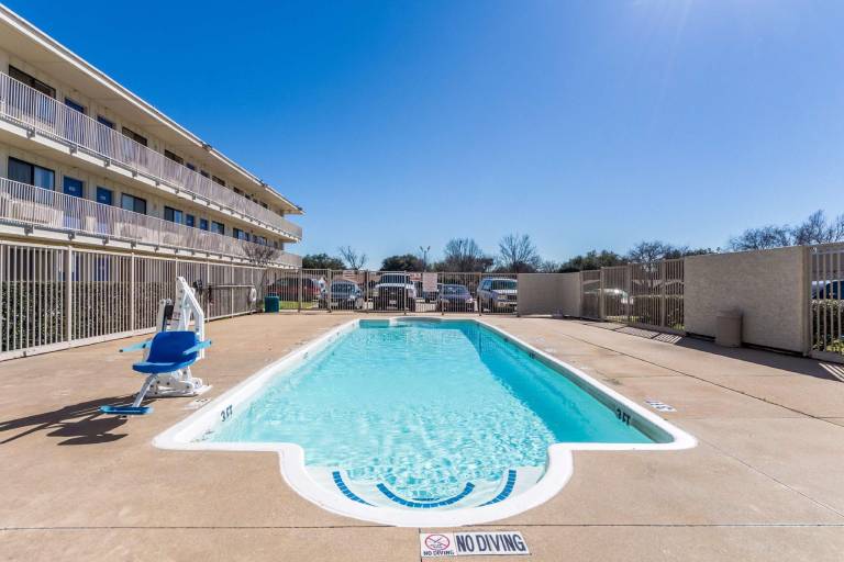 Motel 6 Garland, TX - Dallas — photo 5