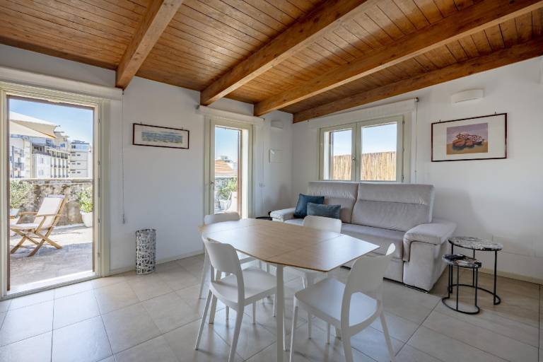 Holiday apartment with patio — photo 3