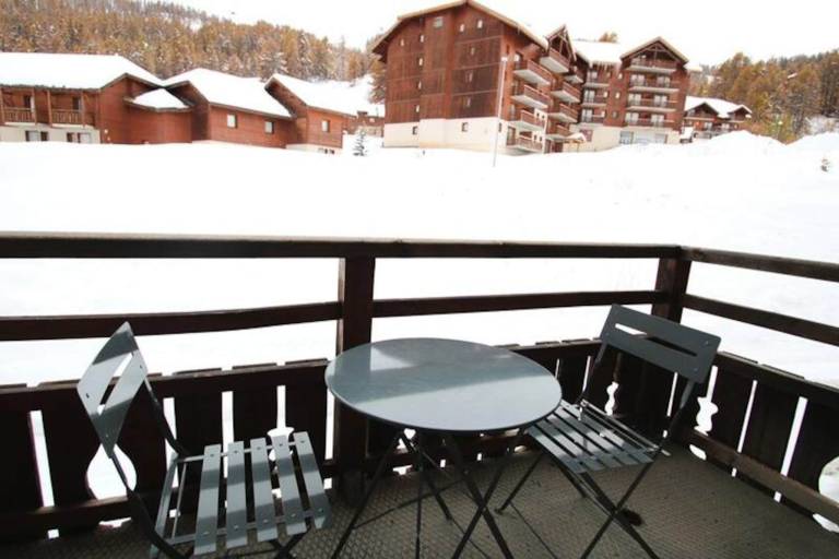 Apartment with pool in Briançon