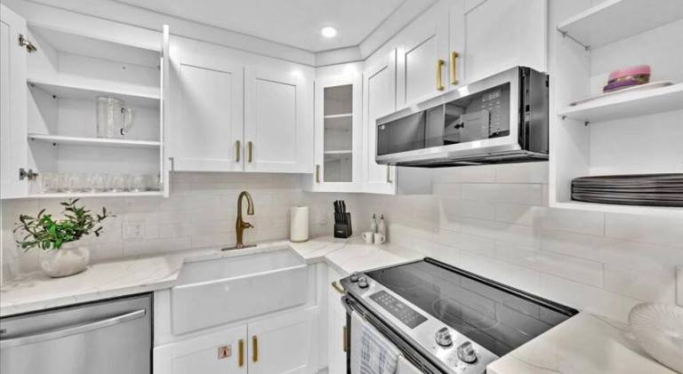 Fully equipped house with private pool & grill | Good for workation | Pet-friendly — photo 4